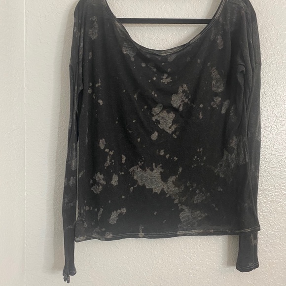 Black Graphic Long Sleeve - Picture 4 of 6